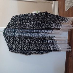 Abercrombie and fitch shawl